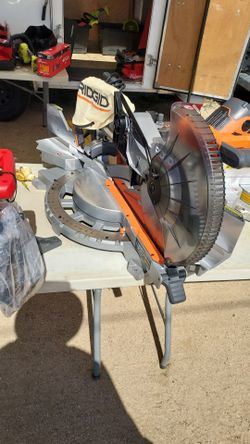 RIDGID 15 Amp Corded 12
in. Dual Bevel Sliding Miter
Saw with
