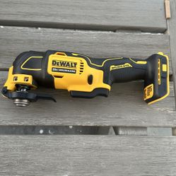 New 20v Dewalt Atomic Brushless Multi Tool Only