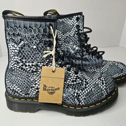 Dr. Martens 1460 Grey Classic Boa Snake Print Suede Leather Womens Boots Size 6 NEW