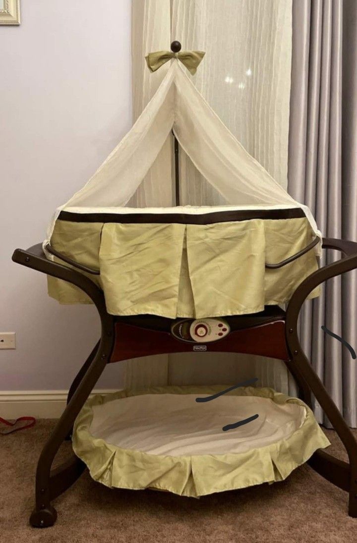 FisherPrice Gliding Bassinet