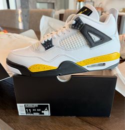 Air Jordan 4 Tour Yellow 2026 size 11