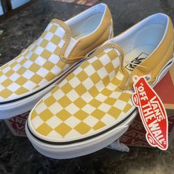 New Vans  Size 6.0 Women  4.5 Men 