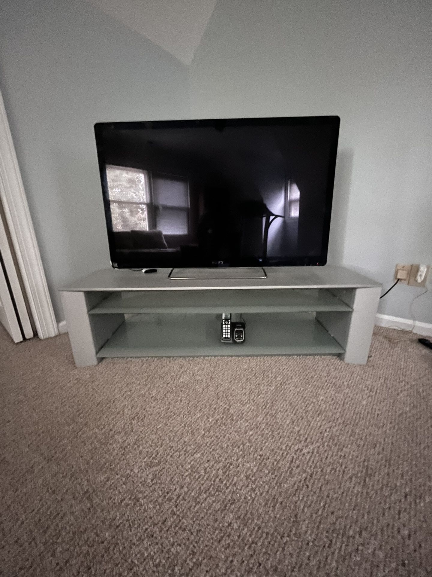 Grey TV Stand Super Solid GIVE ME AN OFFER!