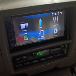 Car Bluetooth stereo