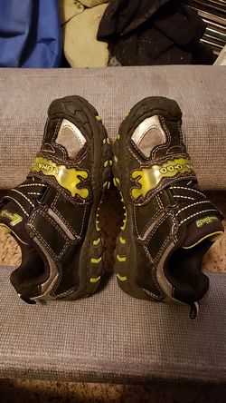 Boys Skechers Luminators ( SIZE 13 )