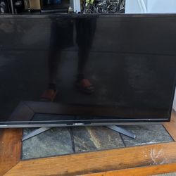 32" Sharp TV/ Television De 32"