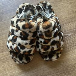 UGG Leopard Platform Slippers - 7 