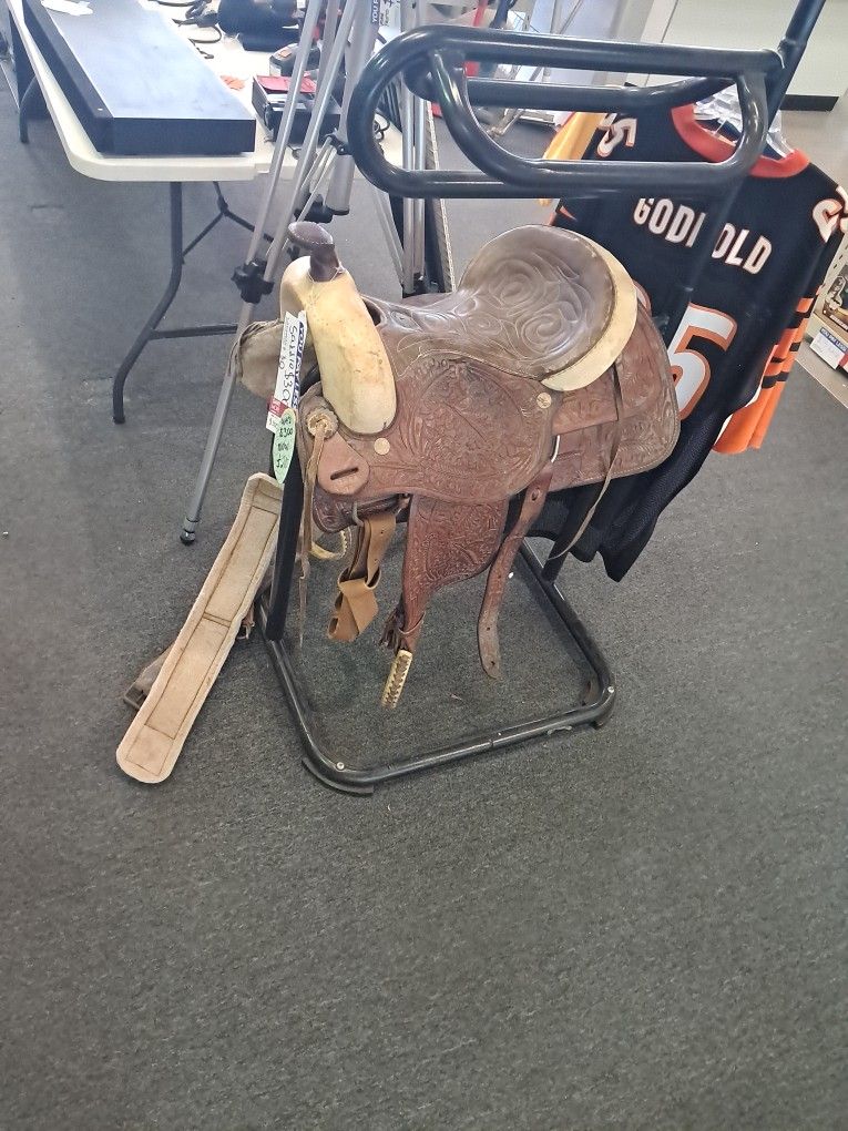 Saddle