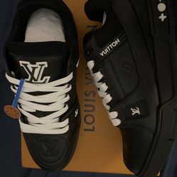 Black Louis Vuitton Size 9