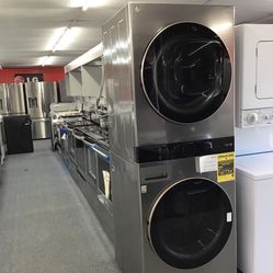 New Scratch And Dent LG Wash Tower Front Load Stackable Washer And Dryer Set. 1 Year Warranty 