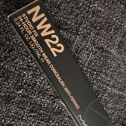 NIB MAC Cosmetics Studio Fix Concealer NW22