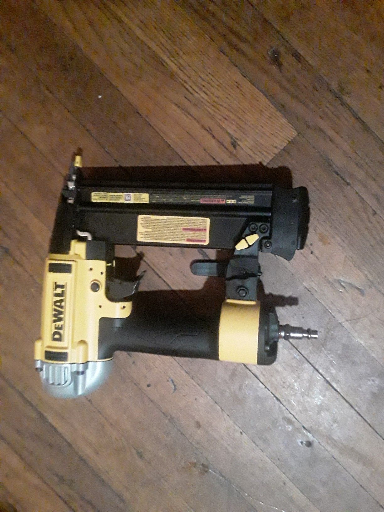 Dewalt finish nailer air tool