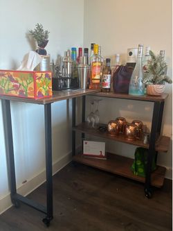 Corner table display. Best offer or $40