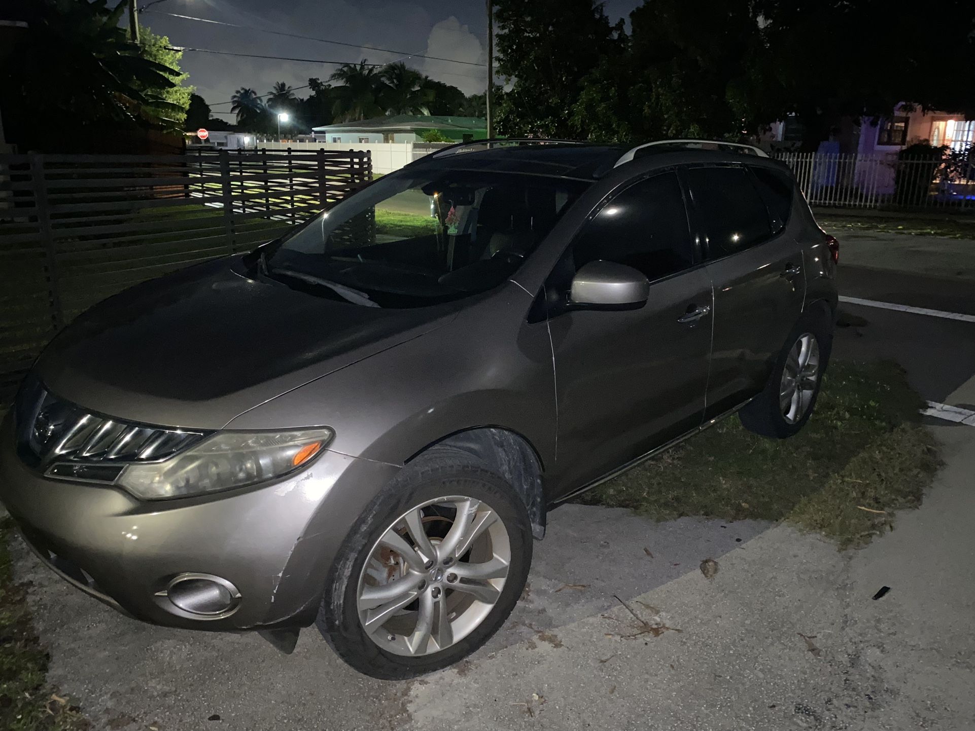 Nissan Murano Truck car