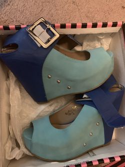Brand new size 8 wedges
