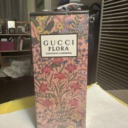 Gucci Flora  Gorgeous Gardenia Perfume