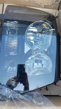 2007/2014 Chevy Tahoe suburban front headlights