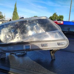 2015 - 2022 Chevy Colorado Passenger Headlight 