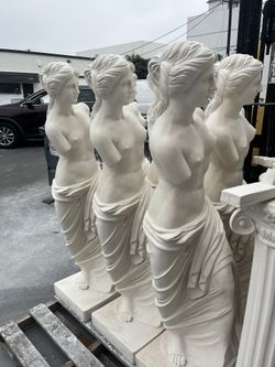 Venus Greek Statue