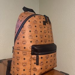 Mcm Stark Med Backpack Cognac 