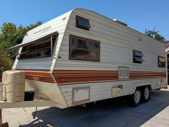 18FT   DOUBLE DOORS TRAVEL TRAILER