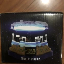 Dodgers Star Wars Millennium Falcon