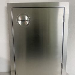 AHT-ADB-2017VL LUXOR 24" X 17" STAINLESS STEEL VERTICAL SINGLE DOOR LEFT HANDLE SLIMLINE SERIES AHT-ADB-2417VL