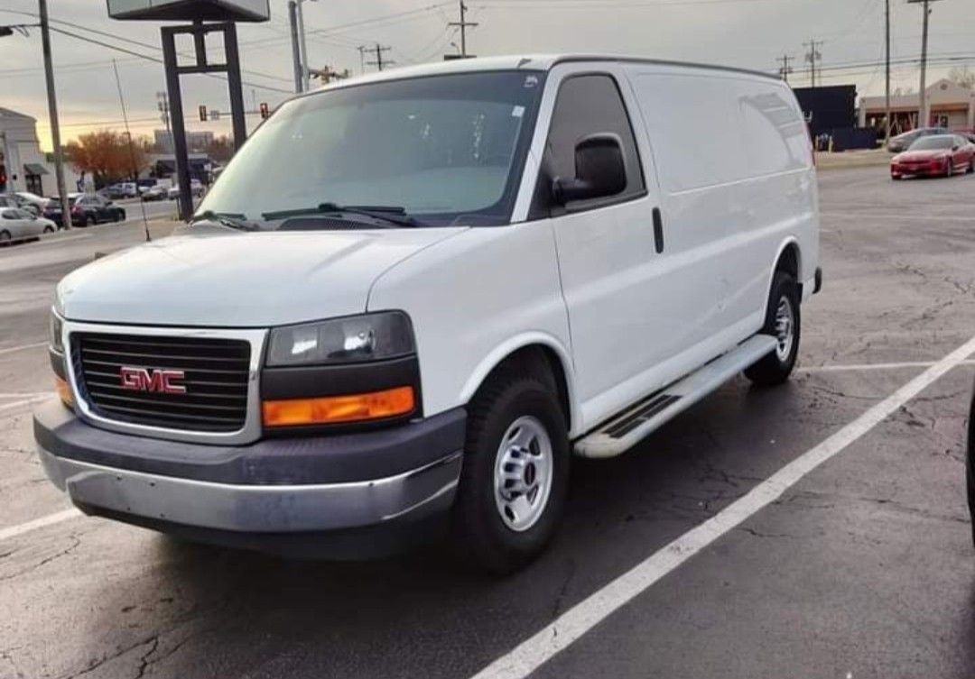 2017 GMC Savana Cargo Van