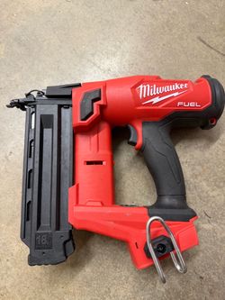 BRAND NEW Milwaukee M18 FUEL 18GA Brad Nailer