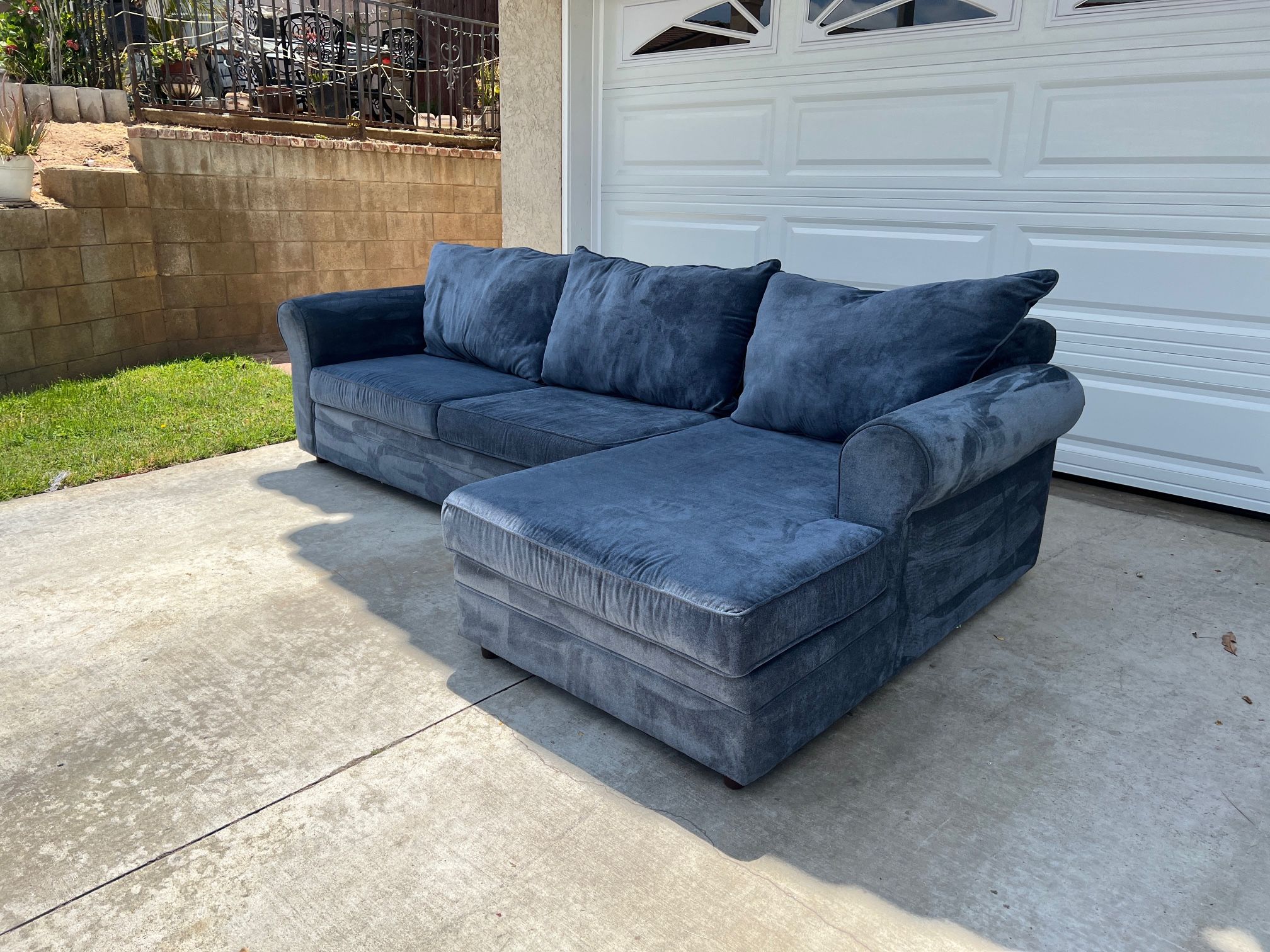 Sectional Couch **WILL DELIVER **