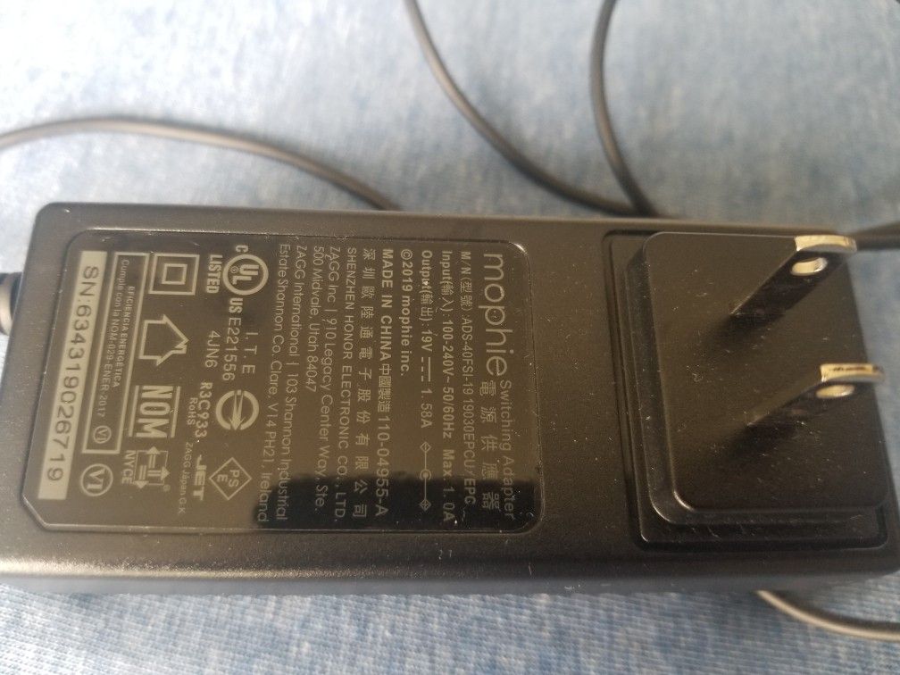 Wireless Charger And Brand New Mouse .
