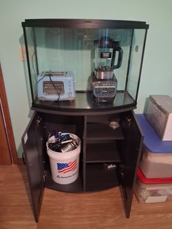 Selling this fish tank with a bundle