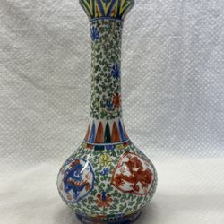 Chinese Antique Vase With Dragons