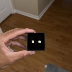 GRA CERTIFIED PAIR 14kt Gold Plated Stud Earring Sterling Silver