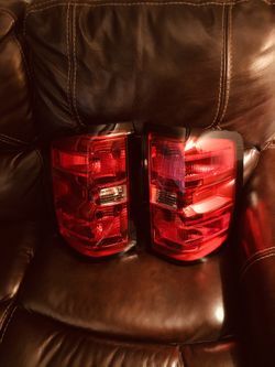 OEM FACTORY REAR TAIL LIGHTS FOR CHEVY SILVERADO OR GMC -TAHOE -YUKON -DENALI