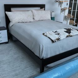 Queen Size Solid Wood Bed With New Mattress. Full Set.