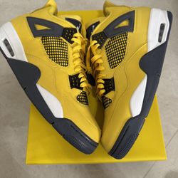 Jordan 4 Lightning Size 13 