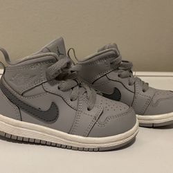 Nike Air Jordan Toddler Size 5 Gray