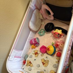 Baby bedside bassinet