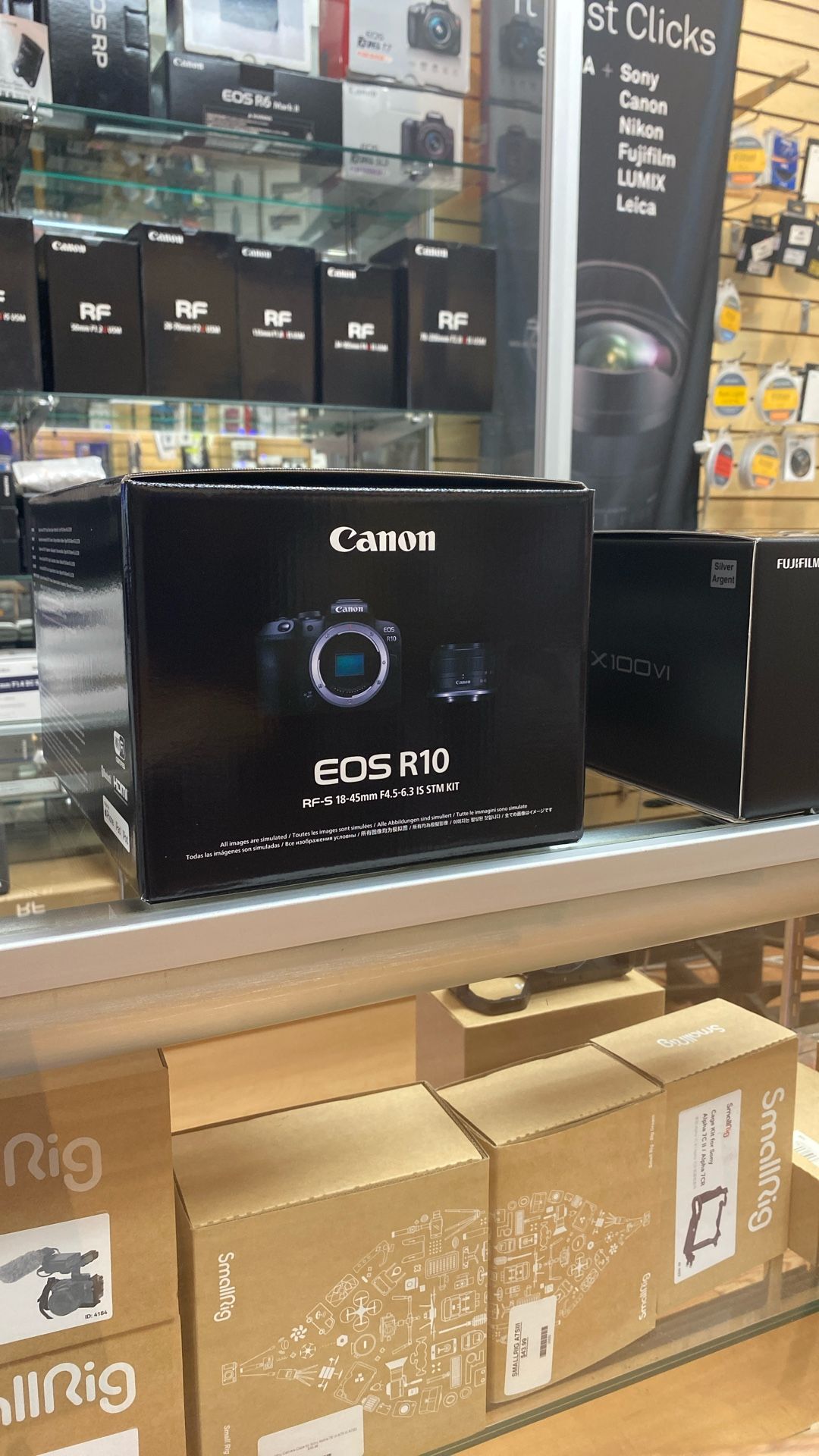 Canon R10 With 18-45mm Lens