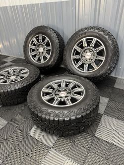 Gmc Sierra AT4 Wheels and Tires