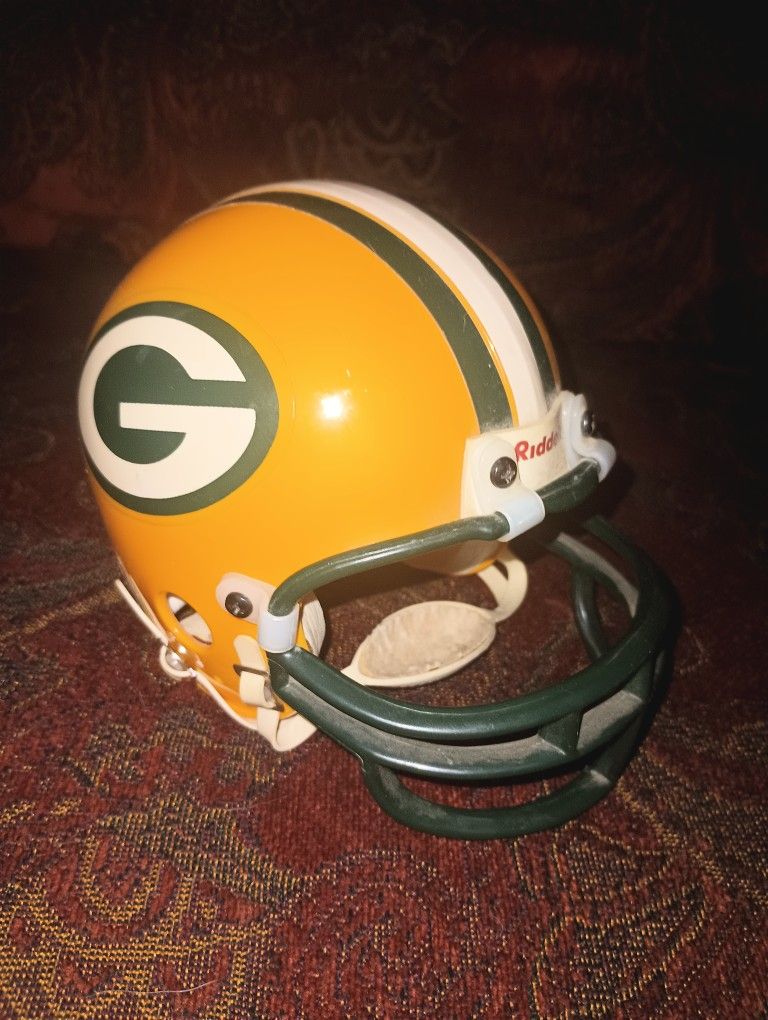 1990s Green Bay Packers Riddell Throwback Mini NFL Football Helmet Chinstrap 3 5/8