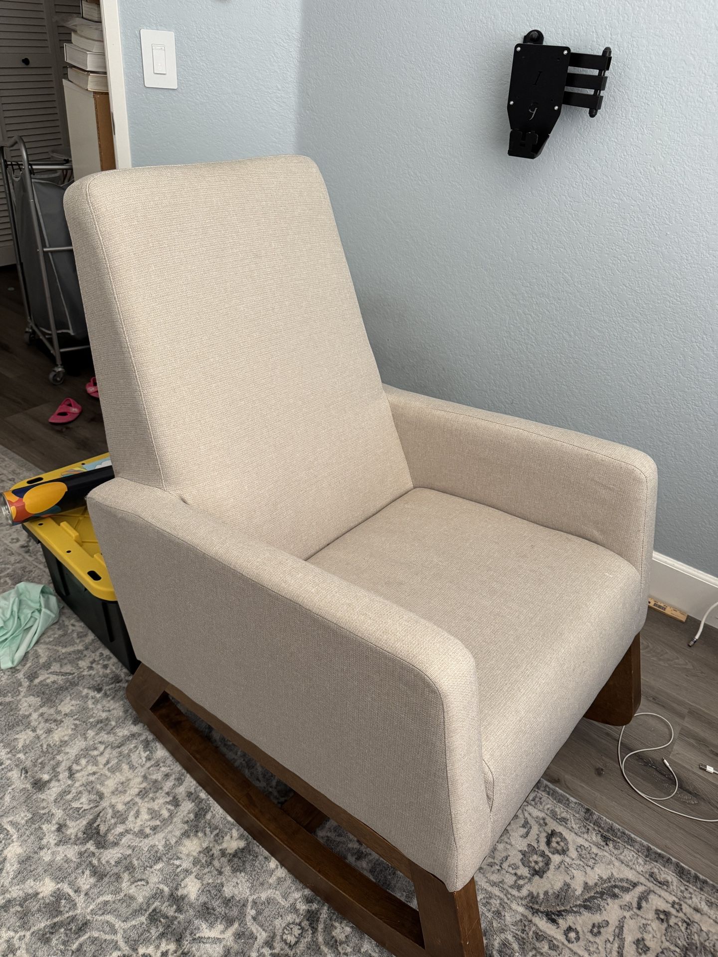 Adaysha Rocking Chair