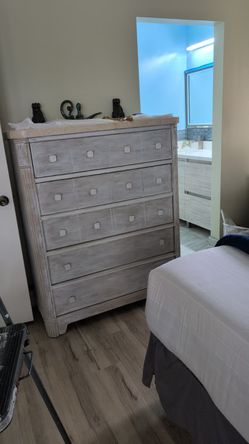Dresser