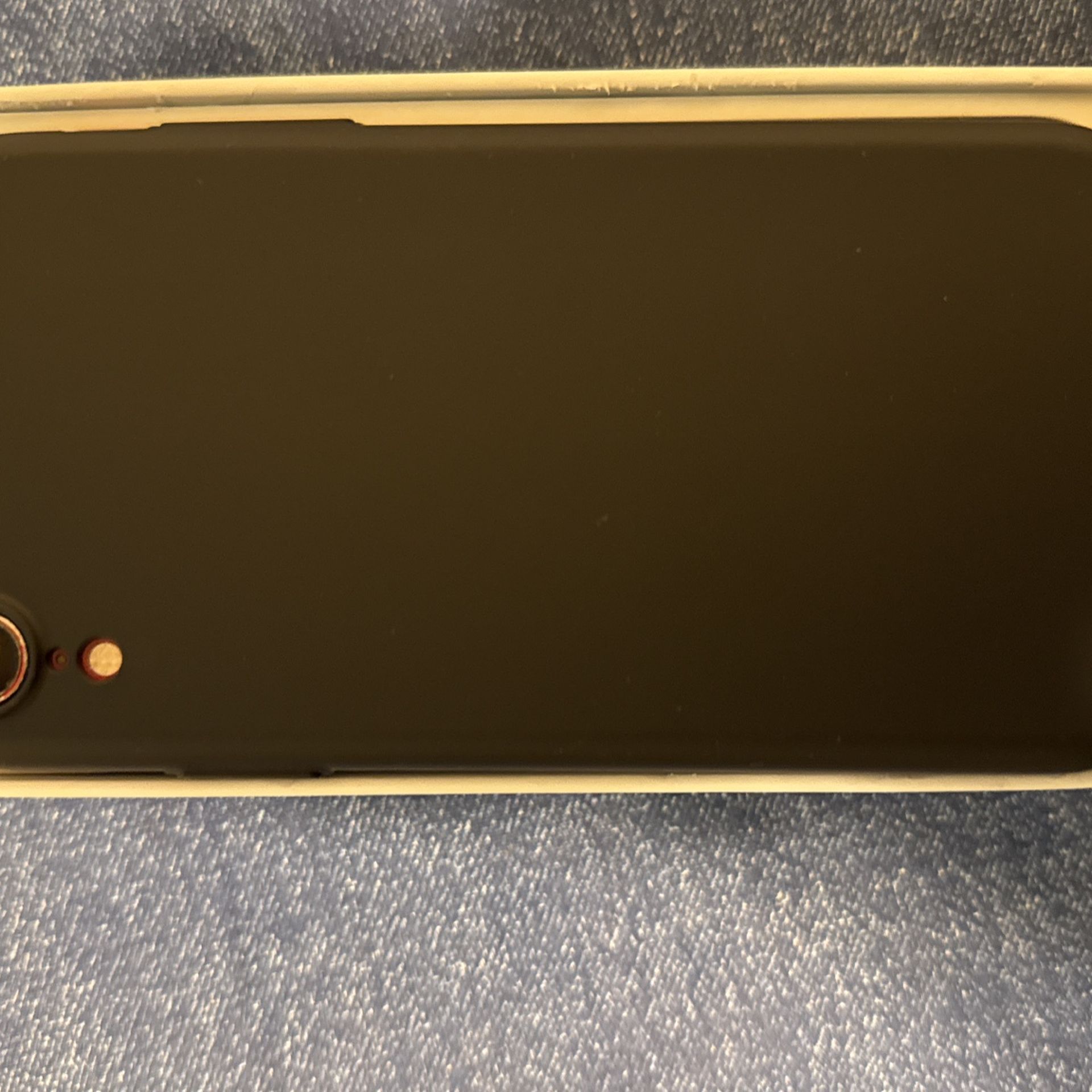 iPhone XR Latest ISO 18.1 Software With Black case