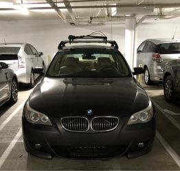 OEM BMW E60 Roof Rack + BMW Ski/Snowboard Carrier + INNO Surfboard Carrier – Roof Rack Package