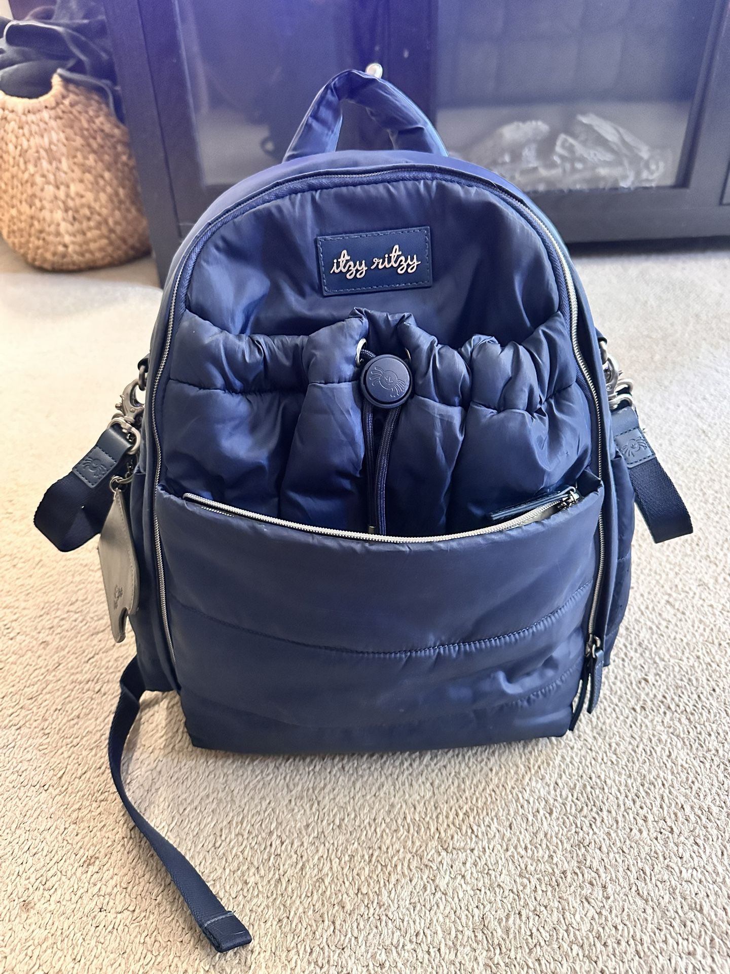 Itzy Ritzy Boss Diaper Bag – Navy. Excellent Condition!