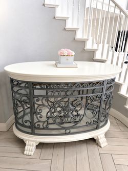 Round Bar Table with Wrought Iron Base