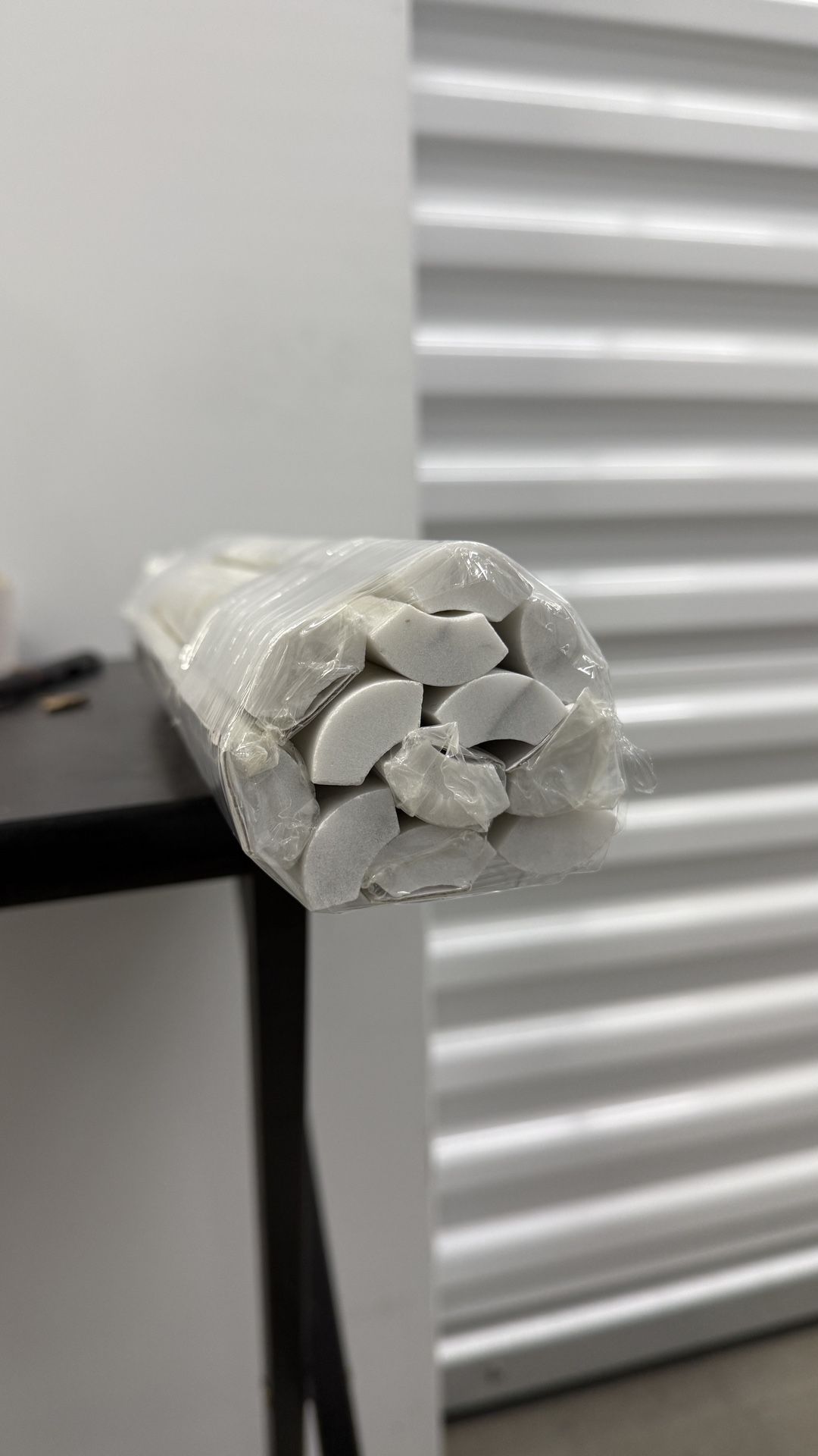 Calacatta Quarter Round Liner