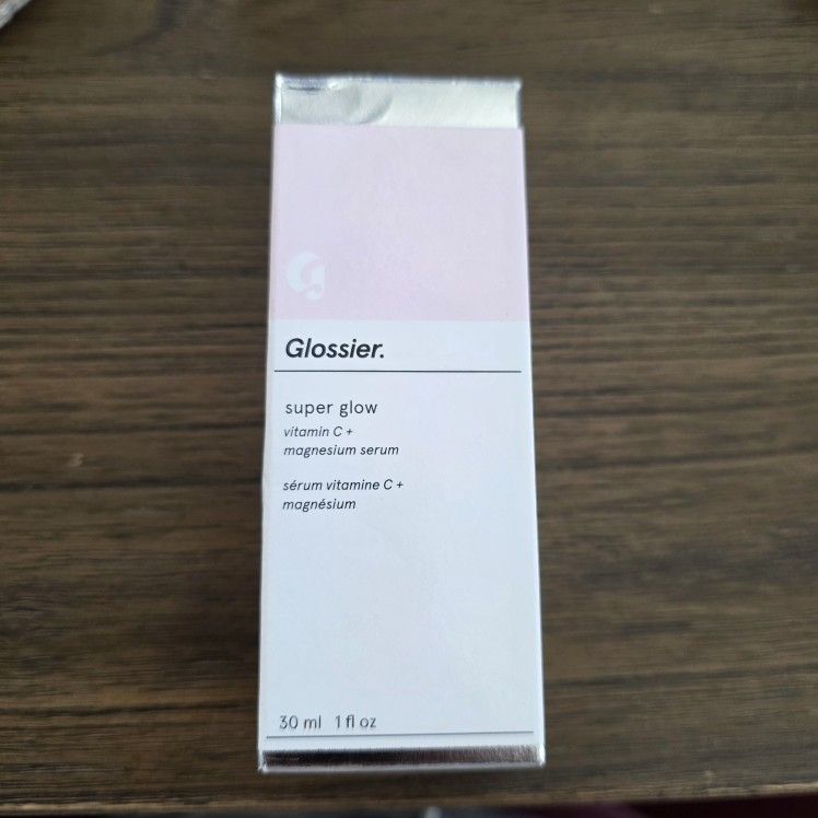 Glossier Super Glow Vitamin C + Magnesium Face Serum Lightweight 1 fl oz. serum